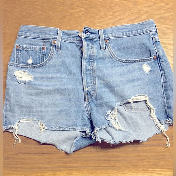 Levi's Women's 501 Original Shorts - Sansome Straggler - Picture 4 of 6